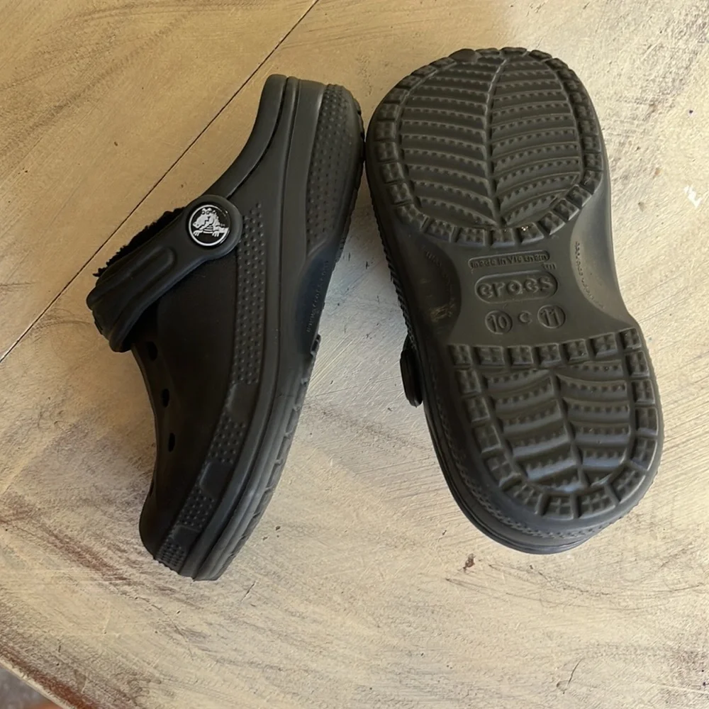 Kids/Youth Black Lined Crocs SZ 10-11C - Picture 5 of 5
